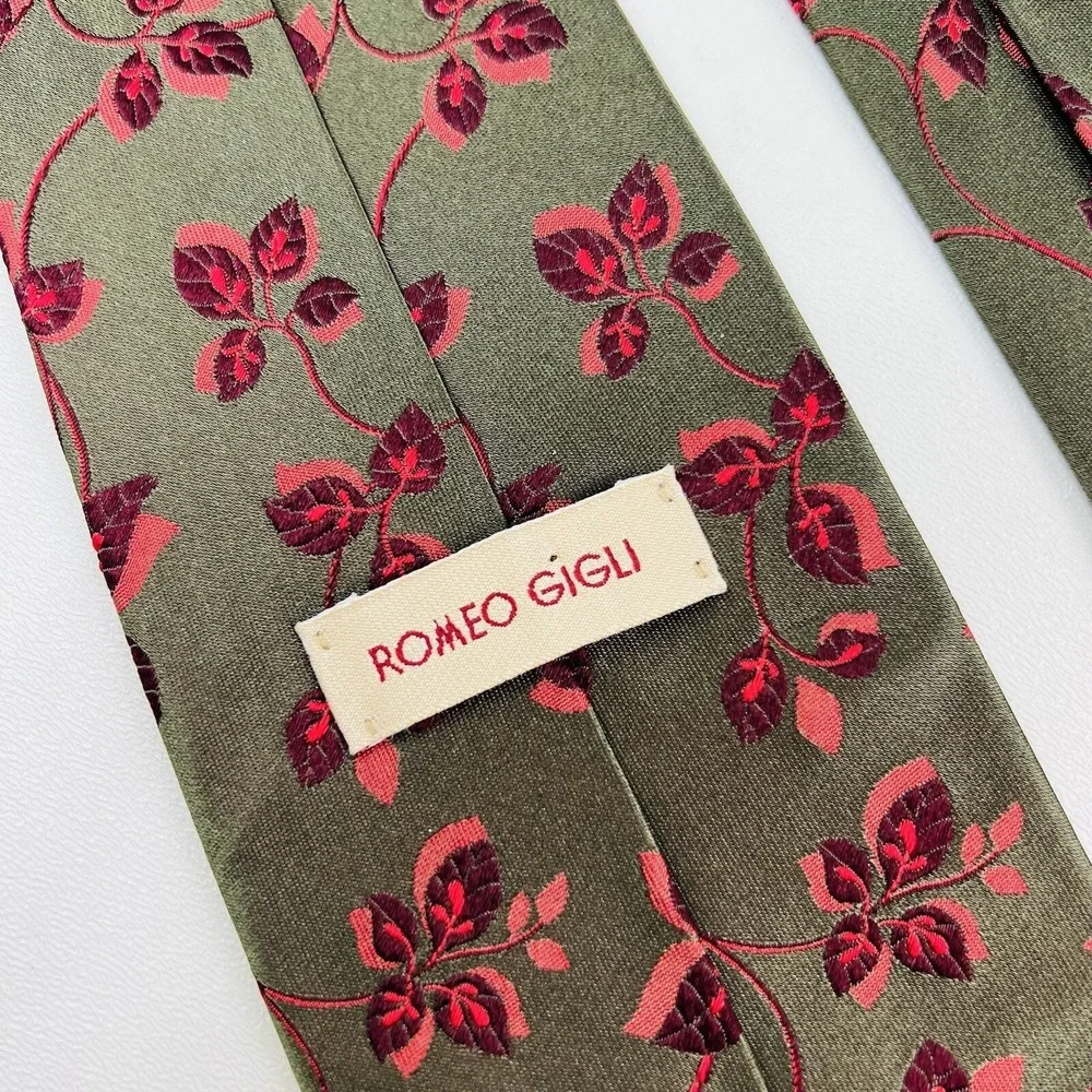 Romeo Gigli Greenish Gray w/ Red Floral Print Embroidered Silk Tie Mens 3.5